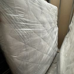 EASTERN KING MATTRESS PICK UP TODAY