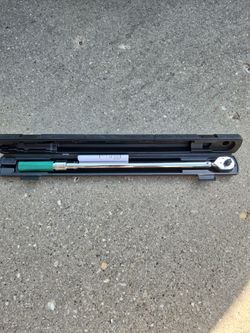 Torque wrench... Manual