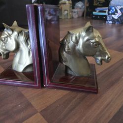 🐎 Horse Head Bookends. $53