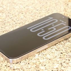 iPhone 15 Pro Max UNLOCKED