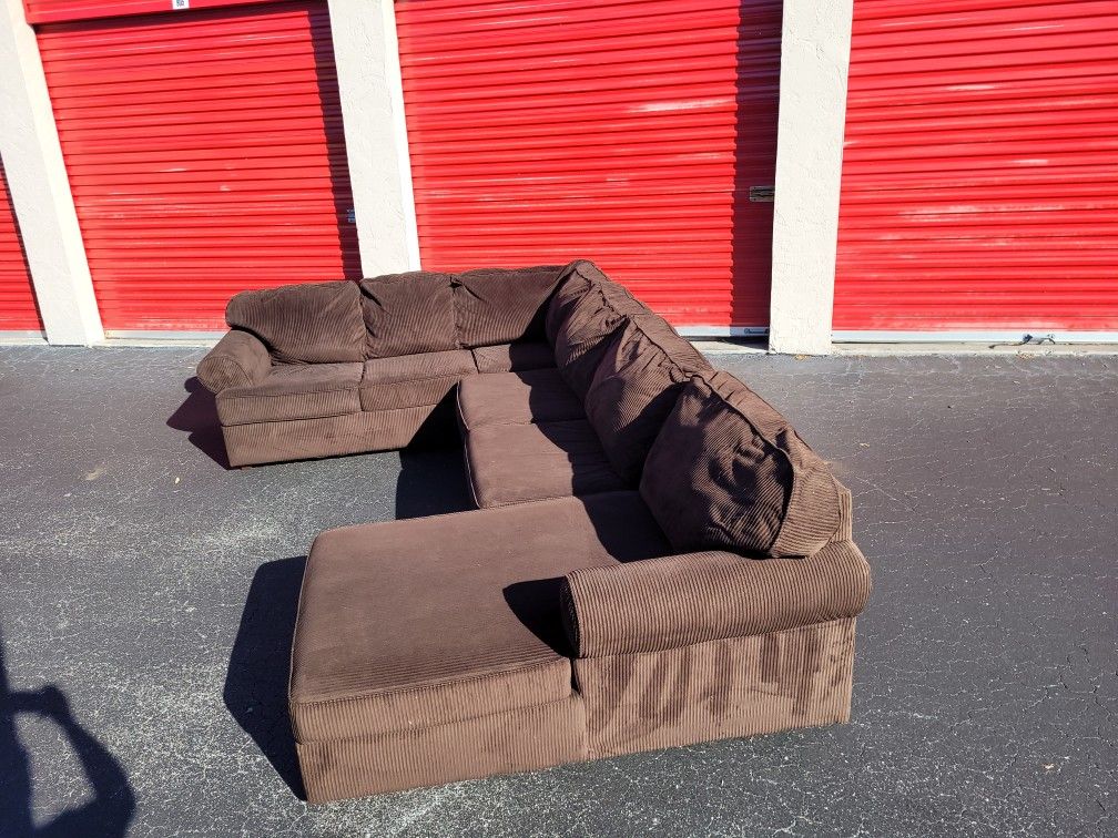 BEAUTIFUL SECTIONAL😃❤️🎁 MUST GO TODAY!🙂EXC. COND💯Buy Now. DONT WAIT! OBO