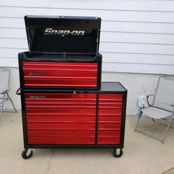 Snap-on tool box top and bottom set 