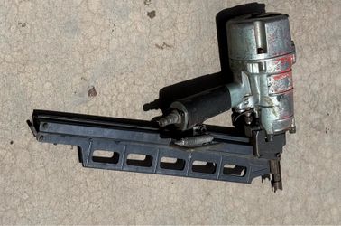 Hitachi Nailer  NR 83A2