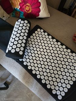 Acupressure Mat and Pillow Set with travel bag