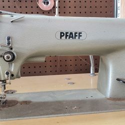 Pfaff 463 Industrial Sewing Machine 