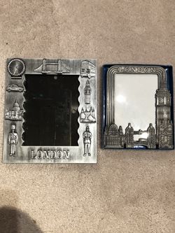 2 London picture frames