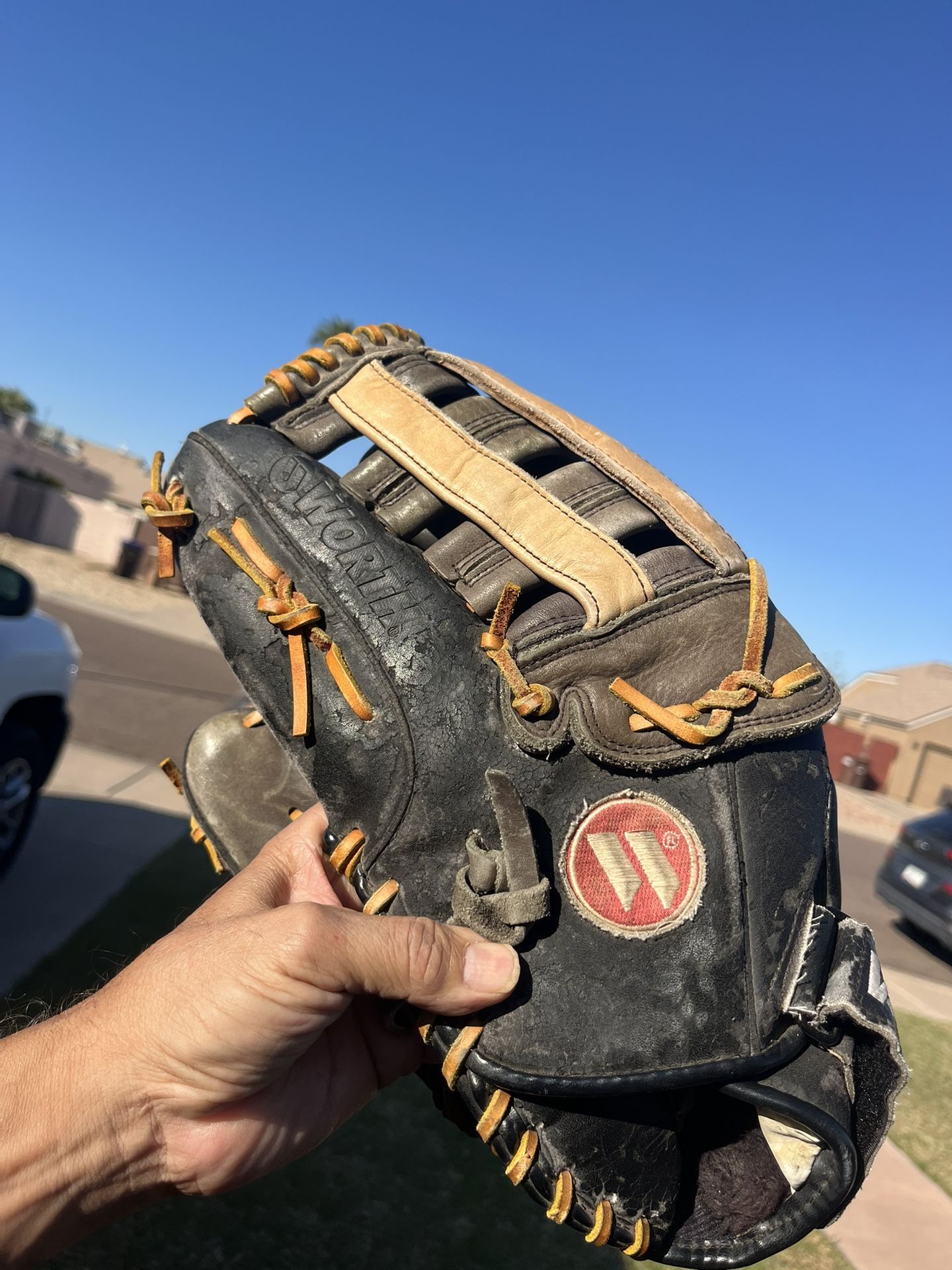 Worth Baseball/Softball Glove