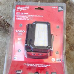 Milwaukee 1000 Lumens Light 