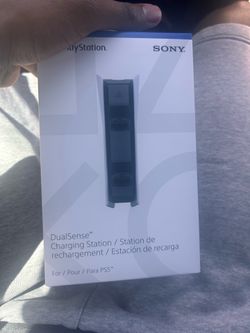 Ps5 controller with charging station
