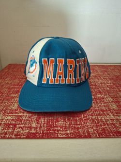 MIAMI DOLPHINS DAN MARINO RARE STARTER SNAPBACK CAP HAT IN LIKE NEW CONDITION FOR COLLECTABLES AND FANS