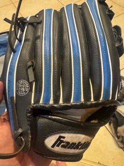 Size 9.5 Black and Blue Franklin Baseball Glove