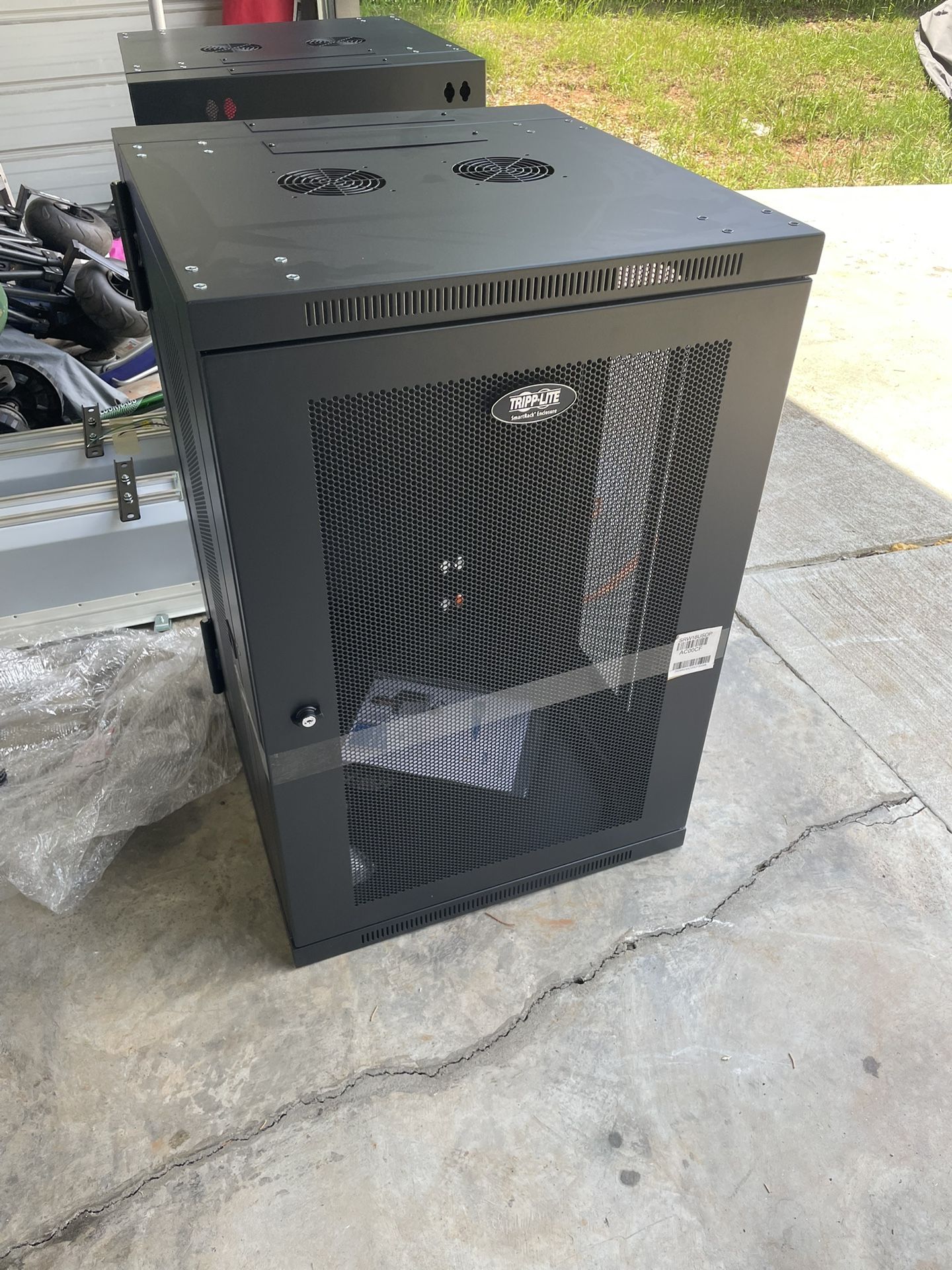 Tripp Lite Smartrack 18u Wall Mount Rack Model#SRW18USDP retail$900