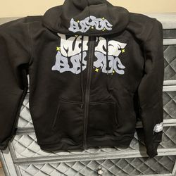 Men’s trendy sweaters.