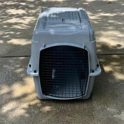 dog kennel (description)