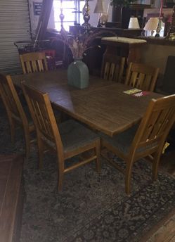 Oak Table w/6 chairs and $250 pad