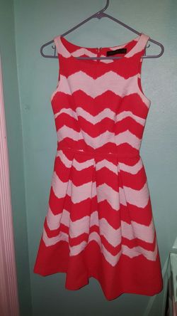 Beautiful Summer dress...size 0..but fits like 3 or 4...like new!