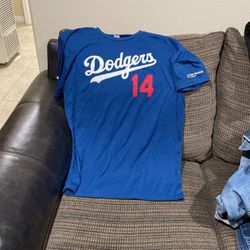 Size XL,#14 Dodgers Hernandez T-Shirt.