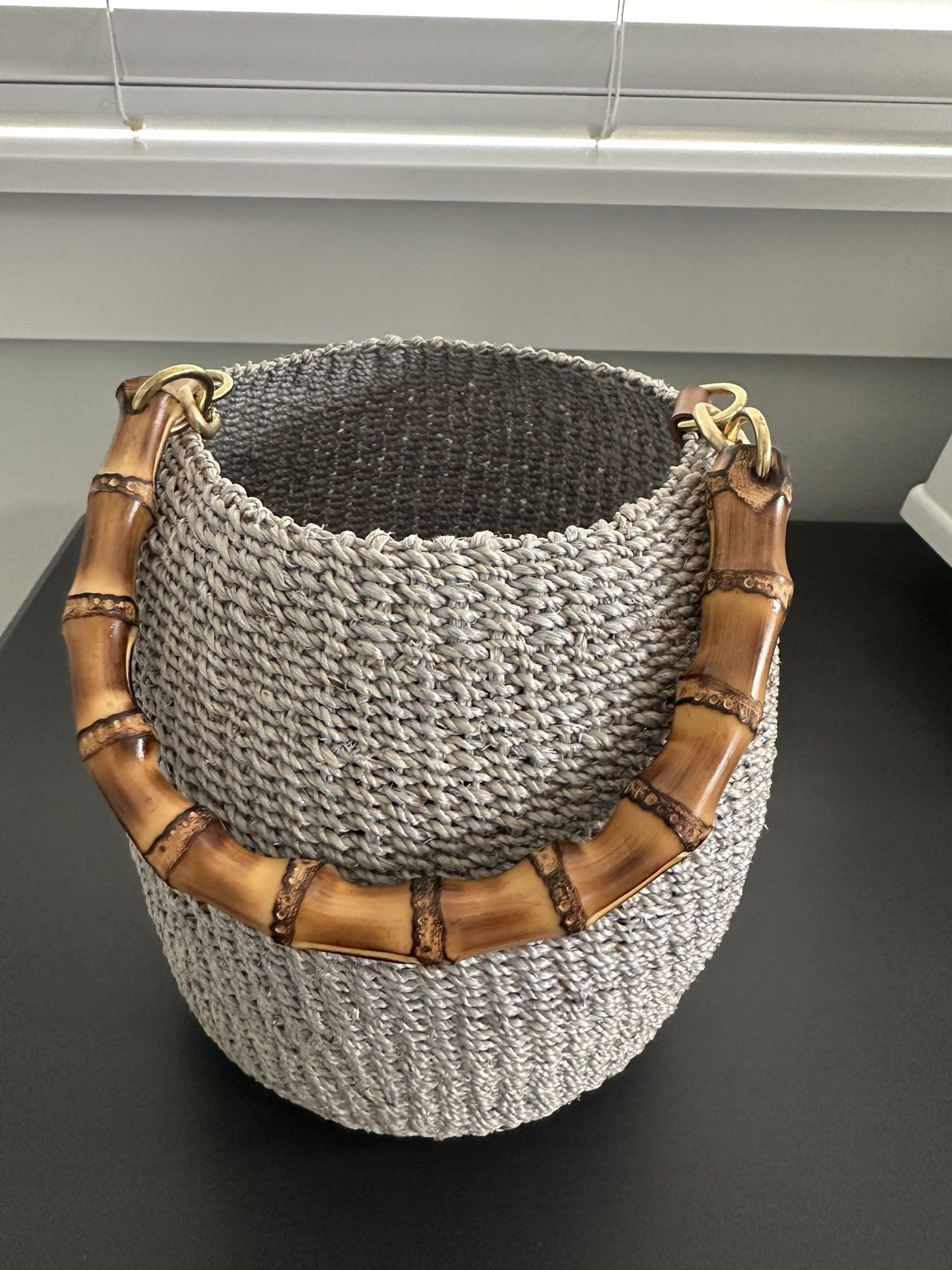 Stylish Woven Tote with Bamboo Handle – Excellent Condition ✨