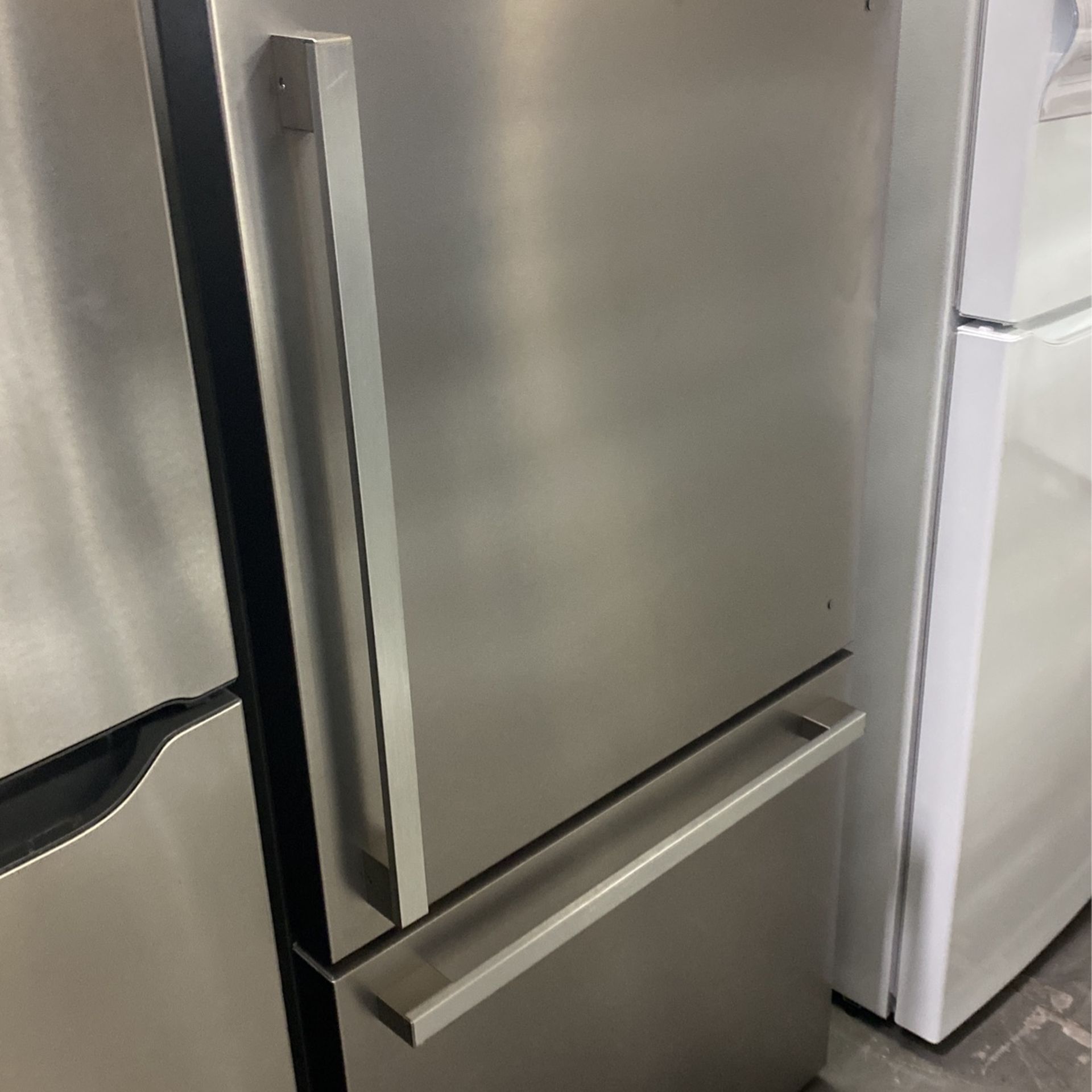 Bottom Freezer Refrigerator 