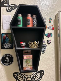 Coffin shelf