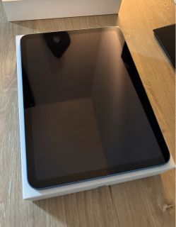 Apple iPad (10th gen) Blue with pencil