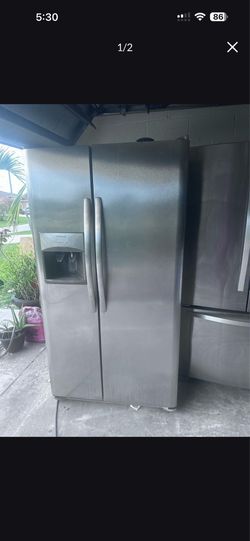 Stainless steel refrigerator works great