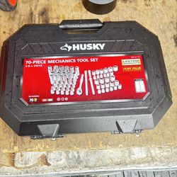 Husky 70 Piece   Ratchet  Set ( Brand New)