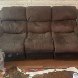 Free Reclining Sofa 