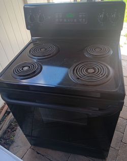 GE Stove READ DESCRIPTION