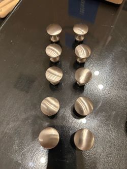 Set of 10 cabinet or drawer knobs