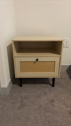 Night stands (2)