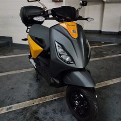 Vespa Pilaggio Electric Scooter