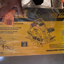 Dewalt Circular Saw 7 1/4 New 20v  Tool Only 