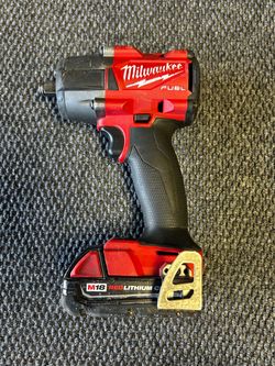 Milwaukee M18 FUEL Compact Impact Wrench with Battery 2962-20