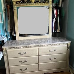 6 Dresser With Mirror 