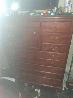 Dresser