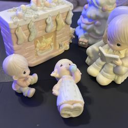 #37 Precious Moments Christmas 5 Pc Tree Plays Silent Night
