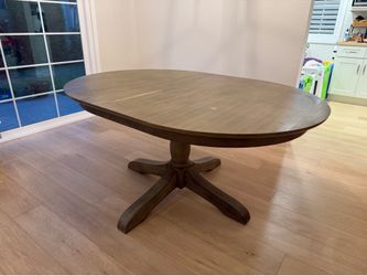 Pottery Barn Owen Round/Oval Pedestal Extendable Dining Table