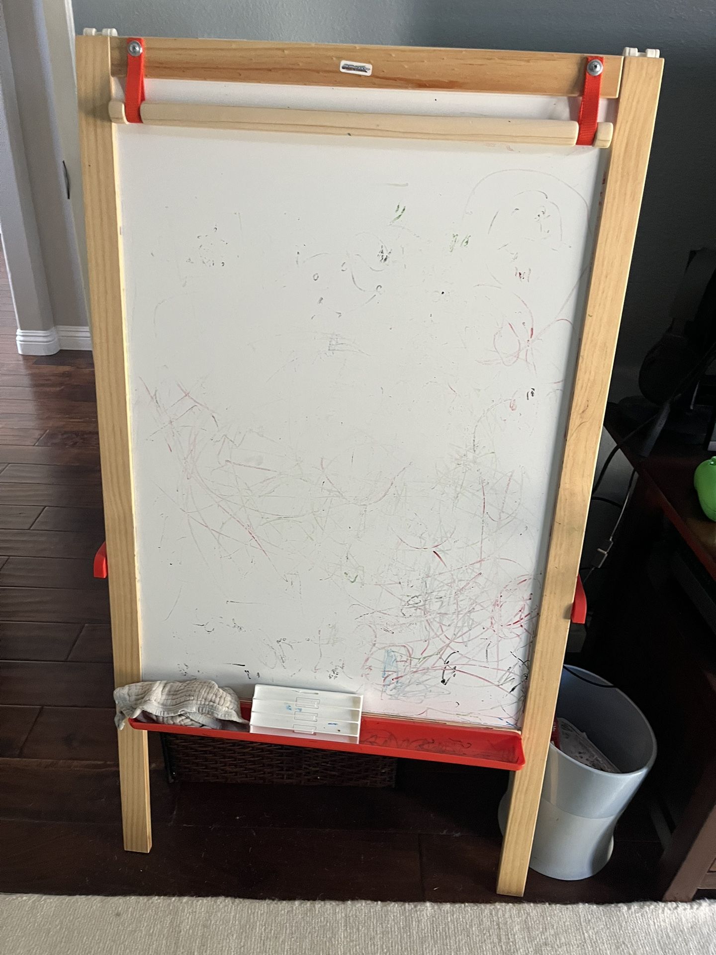 Easel Whiteboard Chalkboard Creative Art