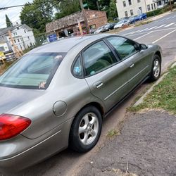 2003 Ford Taurus