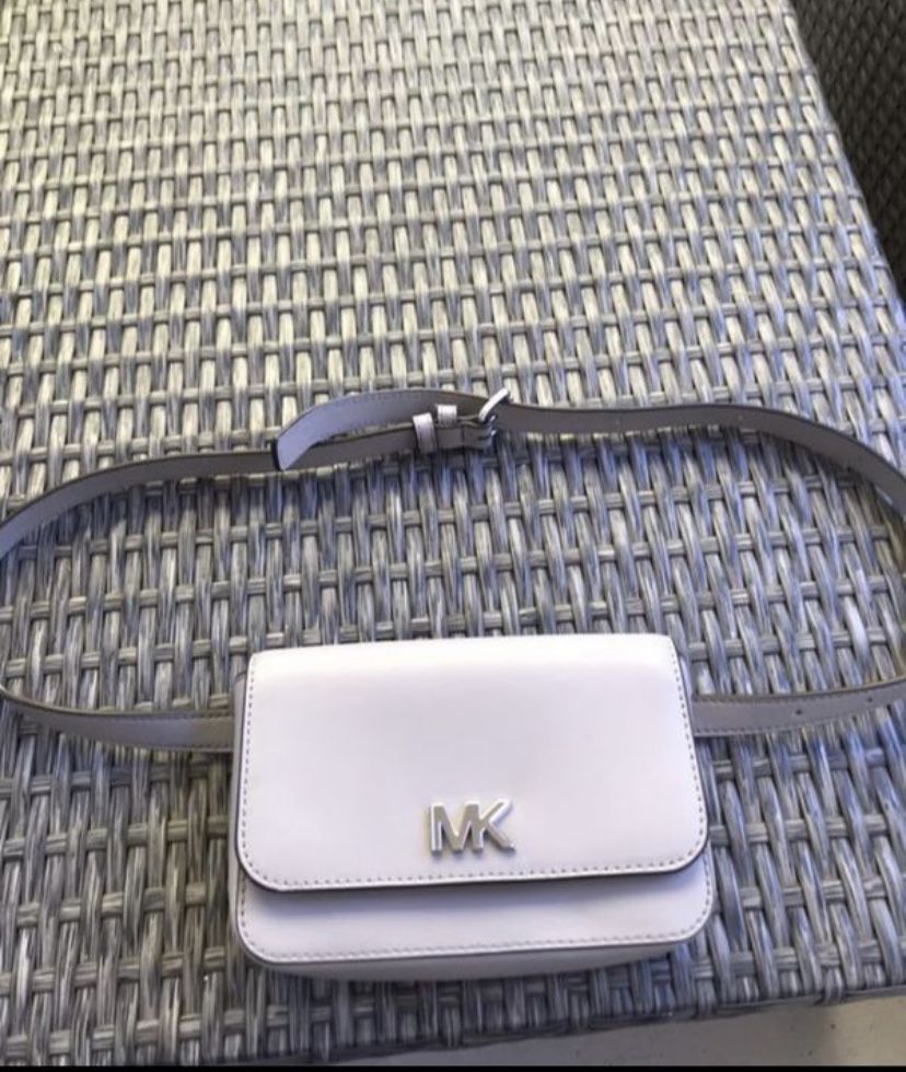 Gorgeous New Michael Kors crossbody shoulder or waist bag