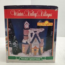 Vtg 1994 Porcelain Christmas Village Church- Iglesia de Pueblo Navideño 