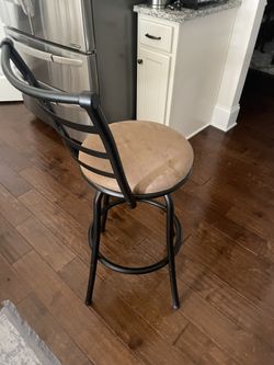 6 Swiveling Bare stool Chairs