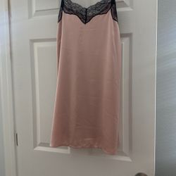 Nightgown 