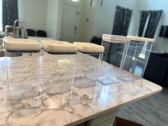 Better homes & Gardens large size high quality containers-5 pc-each $8