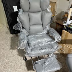 gray office desk chair