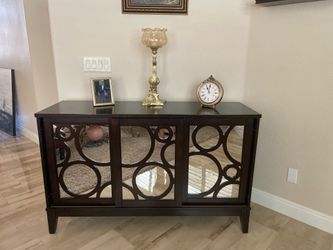 Sideboard/buffet server