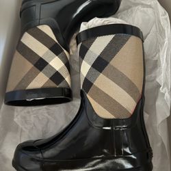 Burberry Girls Rain Boots