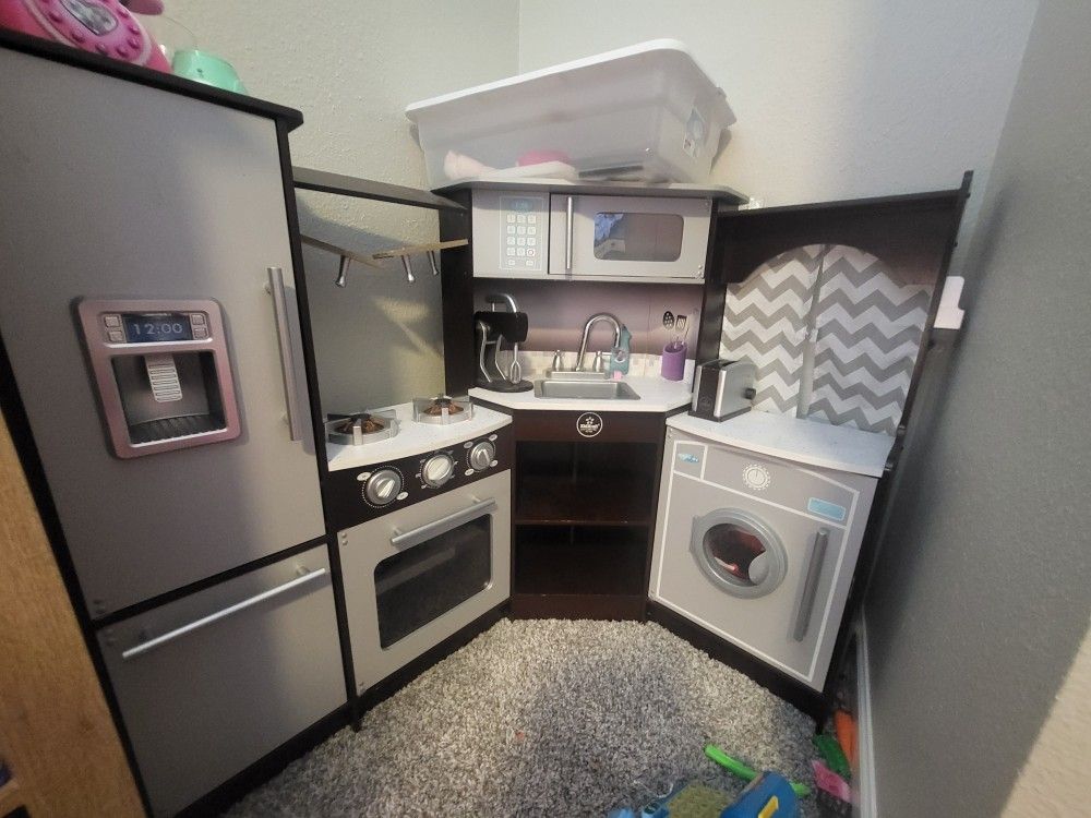 Play Kitchen