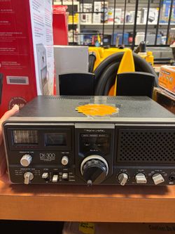 Vintage 1970s Realistic DX-300 Quartz Synthesized Communication Receiver Shortwave Radio – 20-204